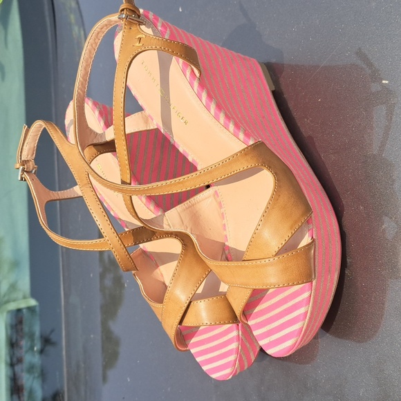 Size 7.5 Pink/Tan Tommy Hilfiger Wedges - Picture 3 of 3